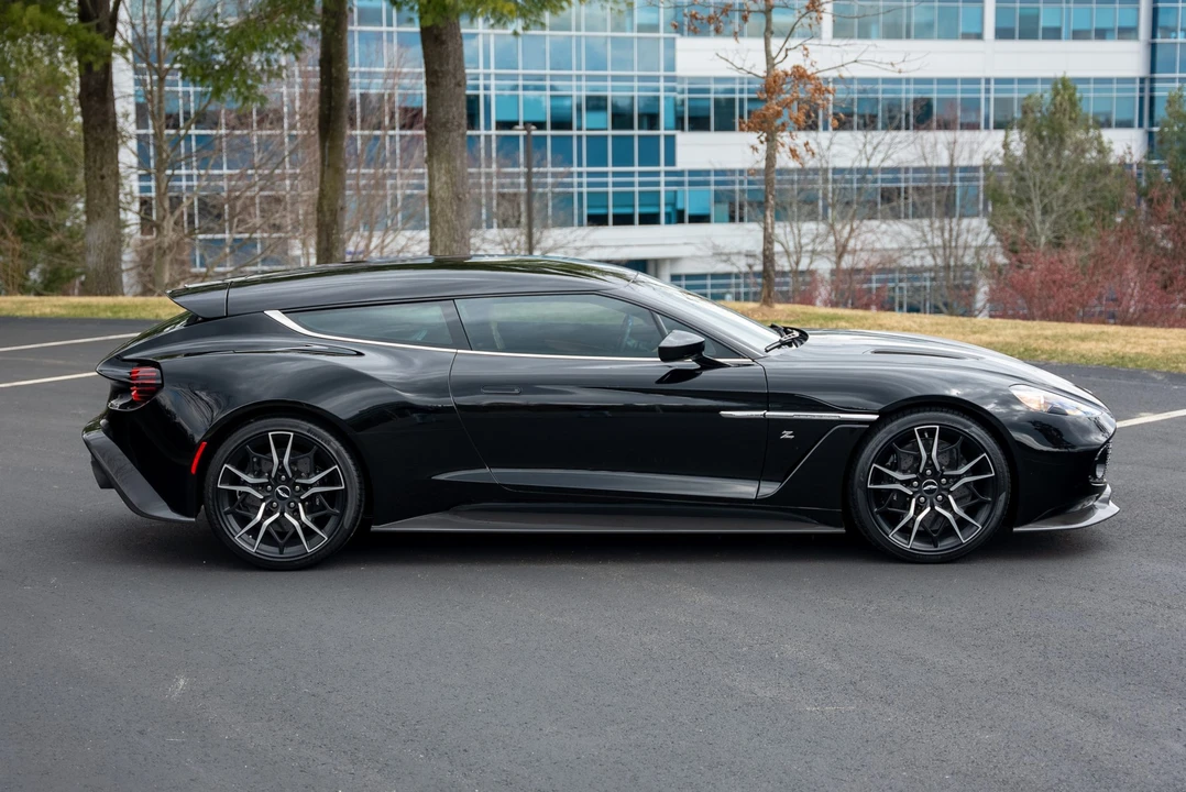 2019 Aston Martin Vanquish Zagato - Image 14 of 31