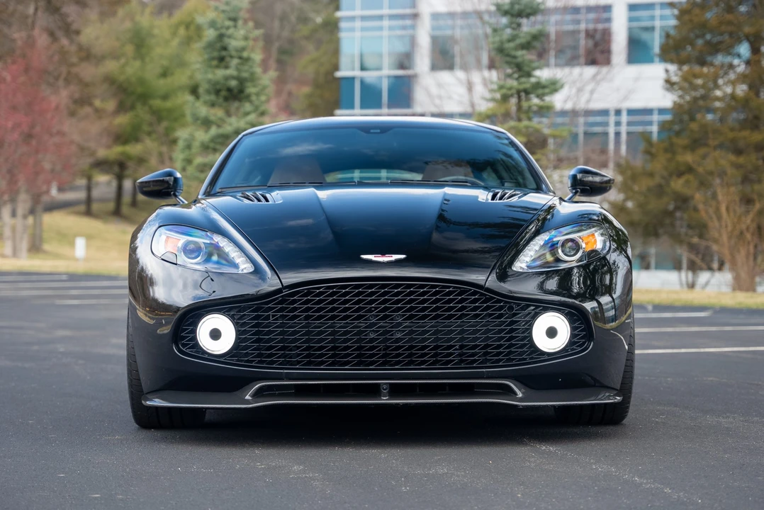 2019 Aston Martin Vanquish Zagato - Image 17 of 31