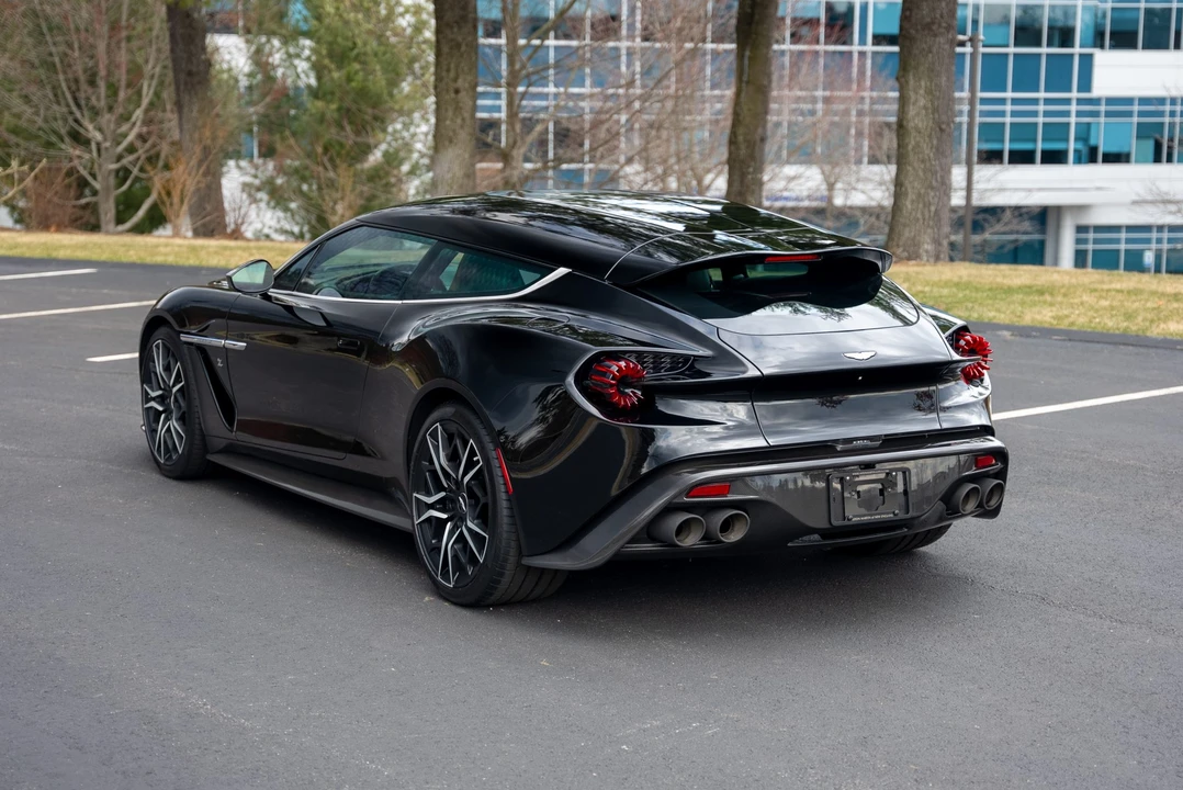 2019 Aston Martin Vanquish Zagato - Image 7 of 31