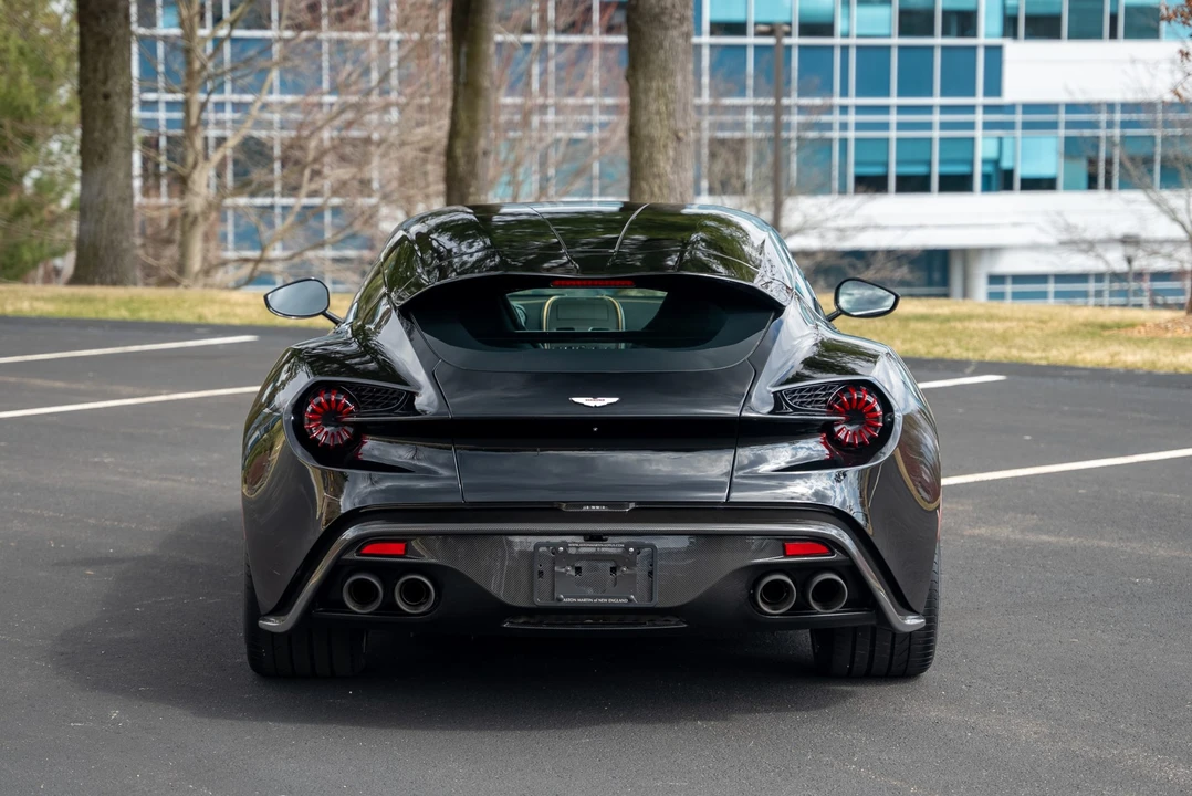 2019 Aston Martin Vanquish Zagato - Image 9 of 31