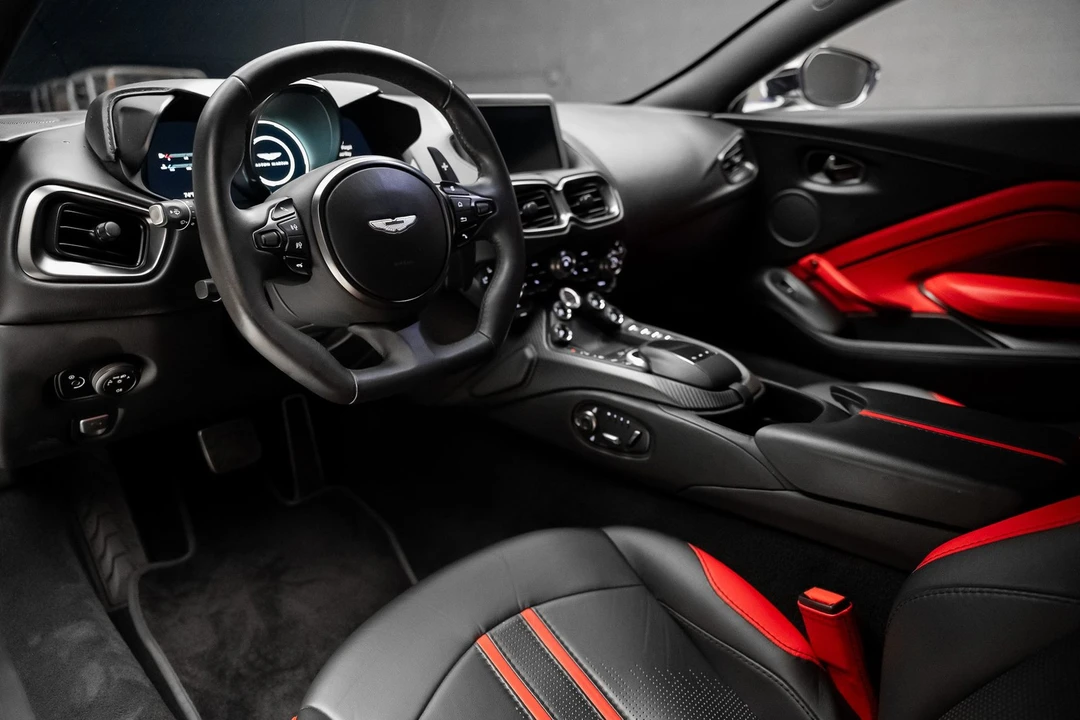 2019 Aston Martin V8 Vantage (2019+) - Image 2 of 31