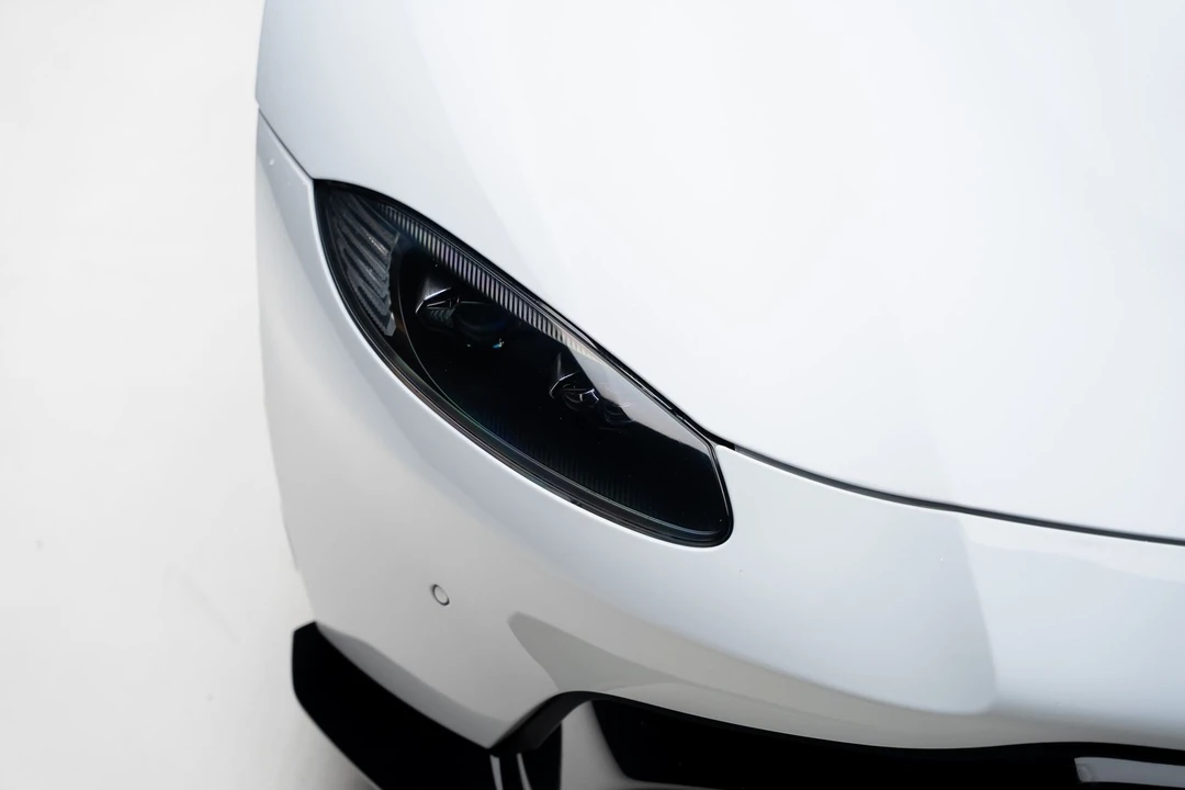 2019 Aston Martin V8 Vantage (2019+) - Image 12 of 31