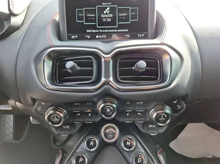 2019 Aston Martin V8 Vantage (2019+) - Image 4 of 4