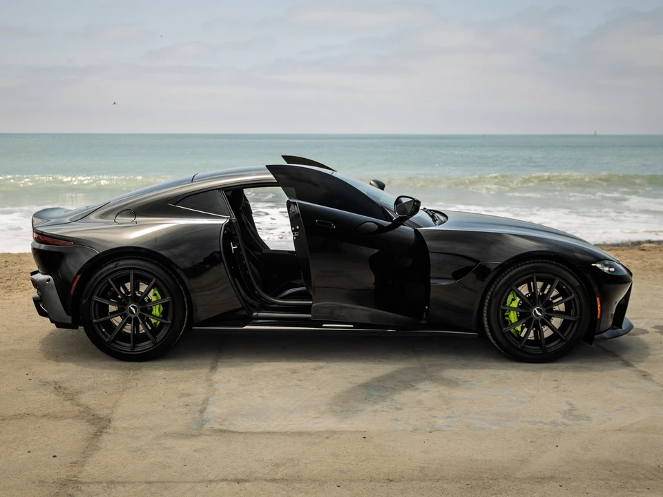 2019 Aston Martin V8 Vantage (2019+) - Image 2 of 11