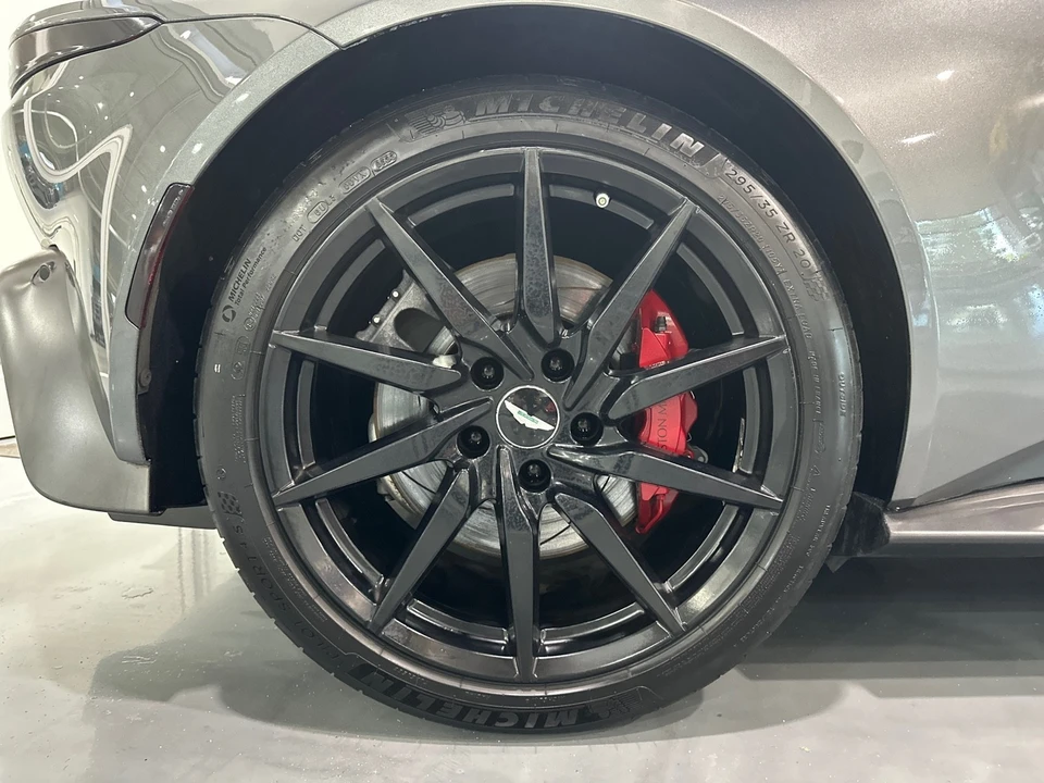 2019 Aston Martin V8 Vantage (2019+) - Image 9 of 31