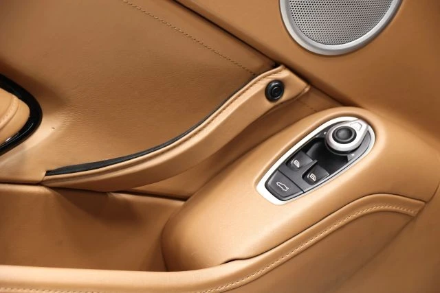 2019 Aston Martin V8 Vantage (2019+) - Image 14 of 31