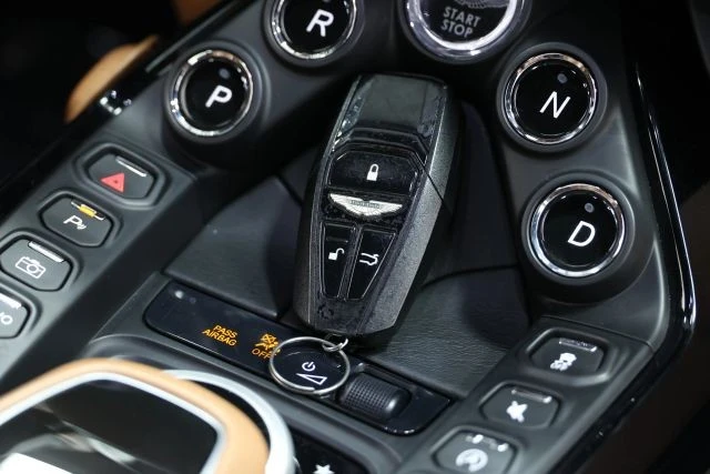 2019 Aston Martin V8 Vantage (2019+) - Image 5 of 31