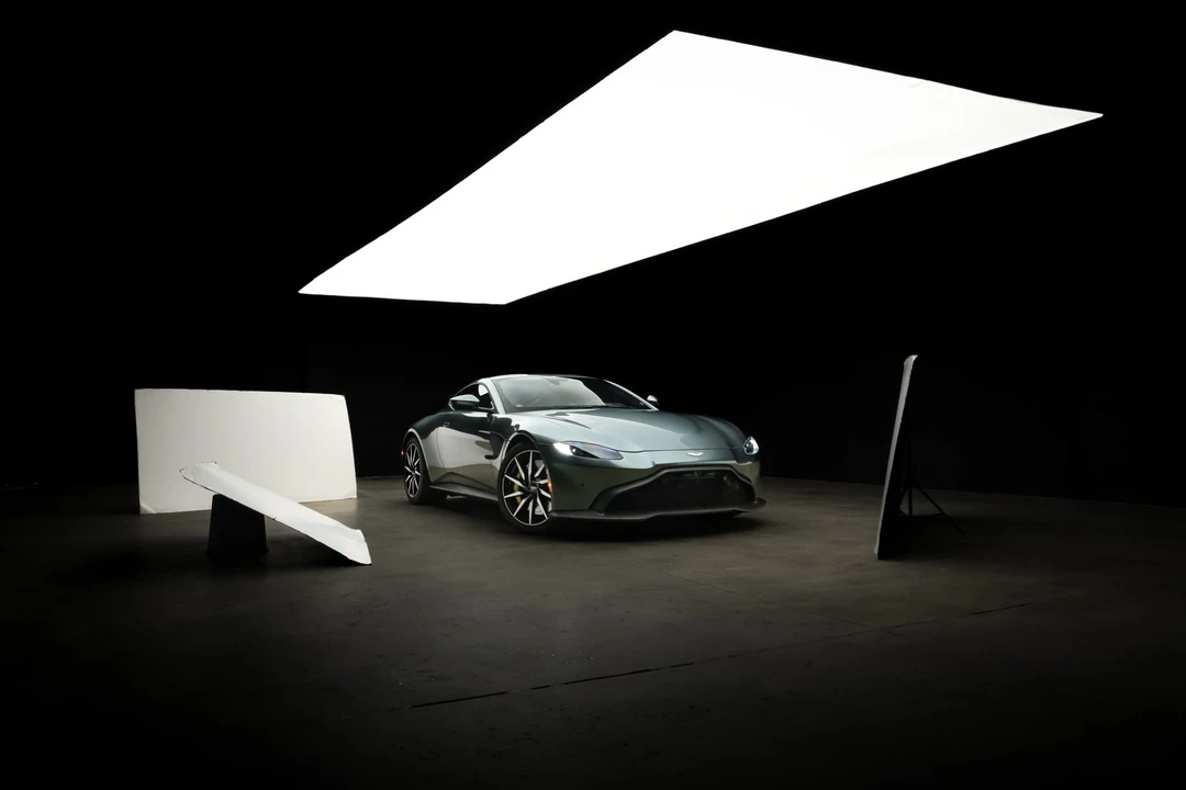 2019 Aston Martin V8 Vantage (2019+) - Image 3 of 31