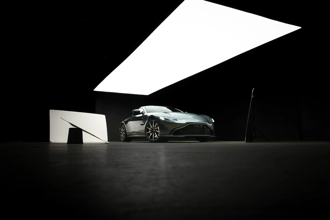 2019 Aston Martin V8 Vantage (2019+) - Image 2 of 31