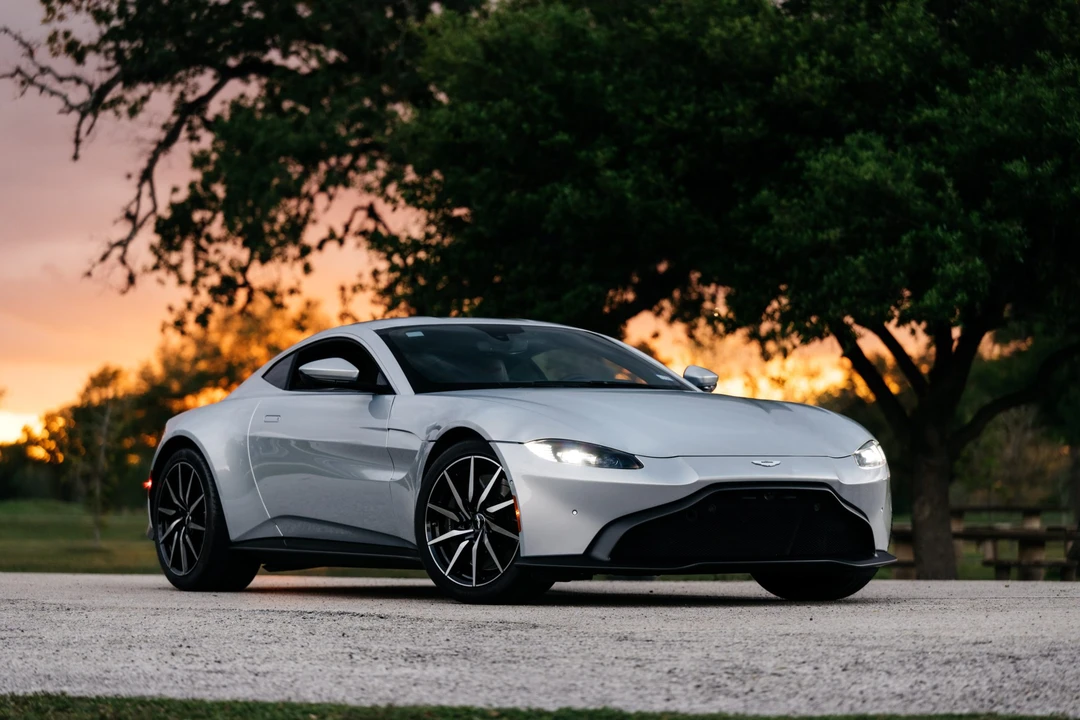 2019 Aston Martin V8 Vantage (2019+) - Image 12 of 31
