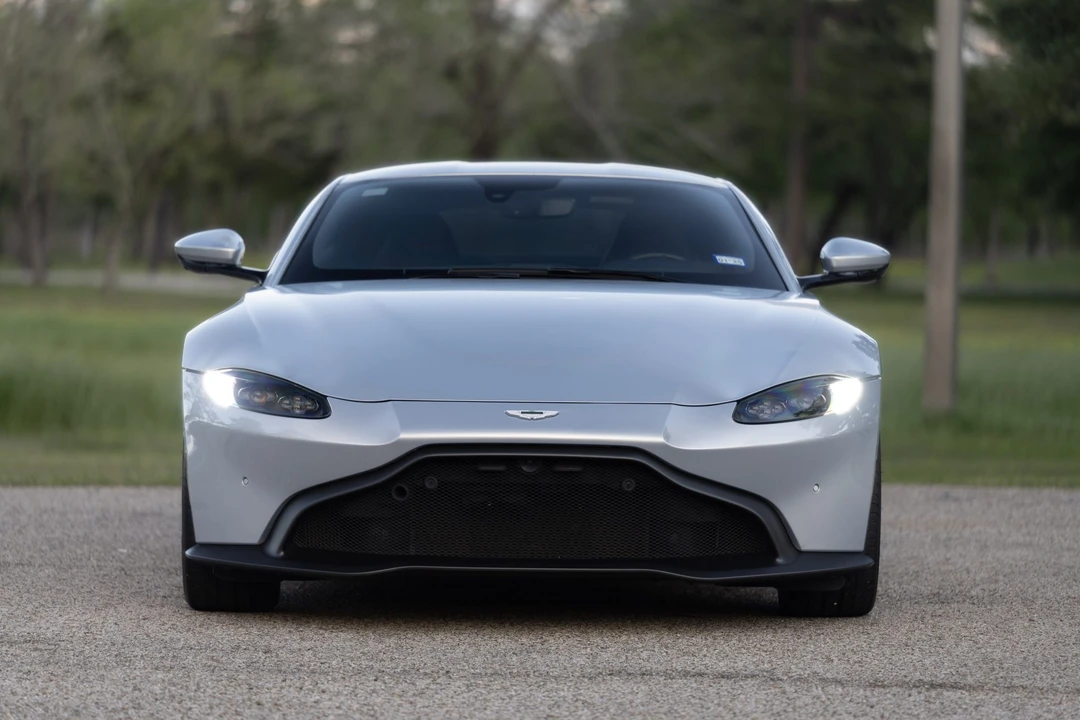 2019 Aston Martin V8 Vantage (2019+) - Image 8 of 31
