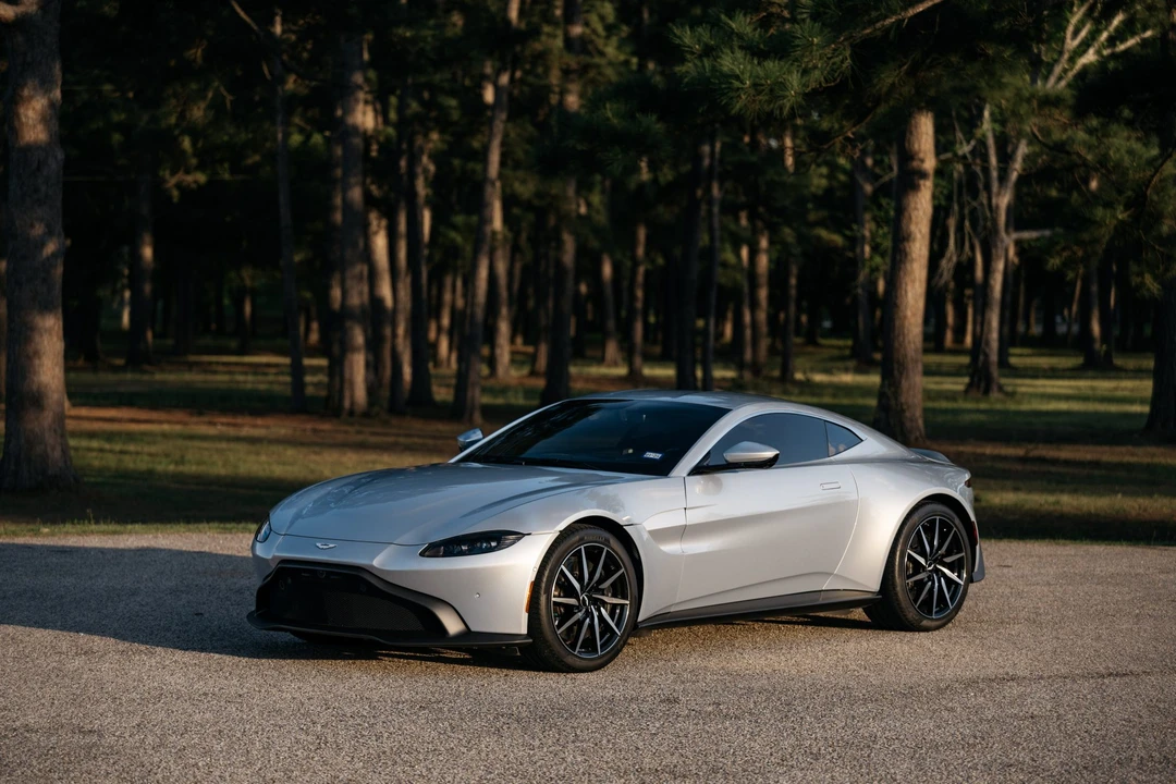 2019 Aston Martin V8 Vantage (2019+) - Image 5 of 31