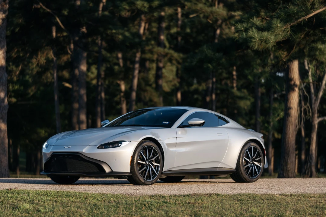 2019 Aston Martin V8 Vantage (2019+) - Image 4 of 31