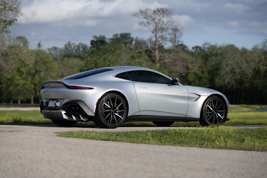 2019 Aston Martin V8 Vantage (2019+) - Image 17 of 31