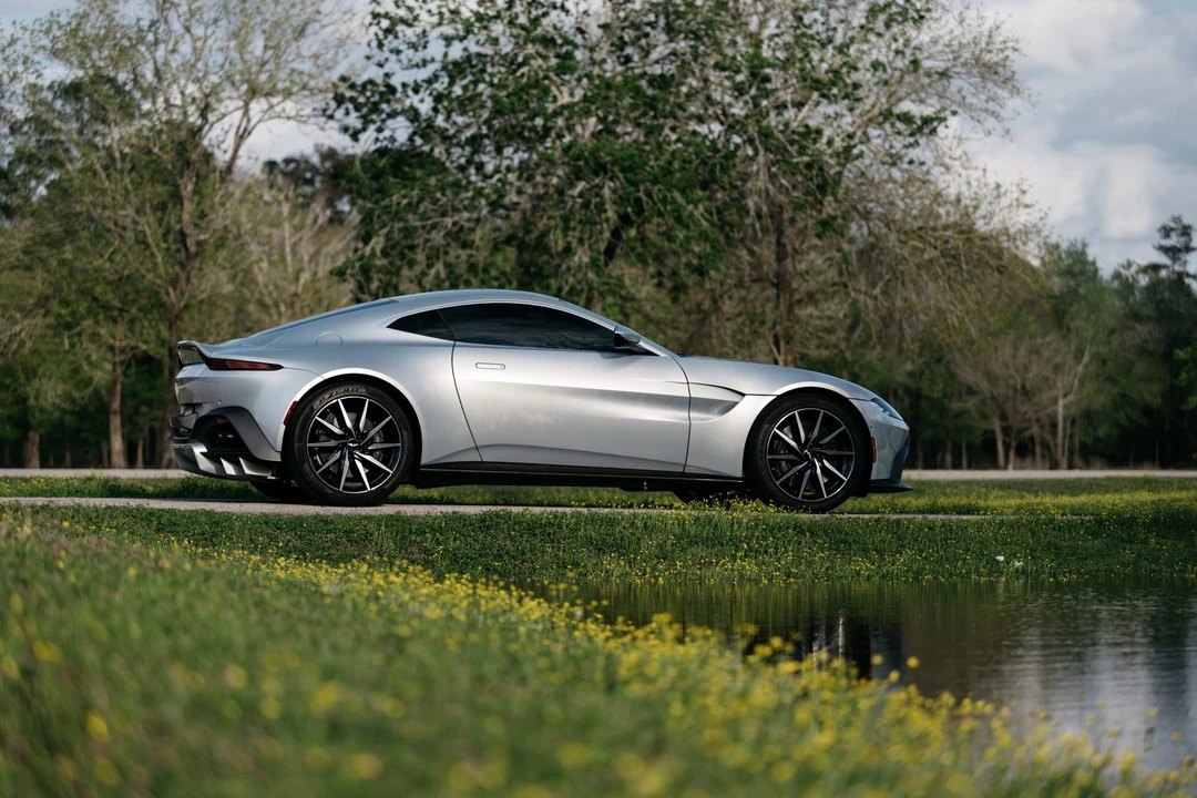 2019 Aston Martin V8 Vantage (2019+) - Image 16 of 31