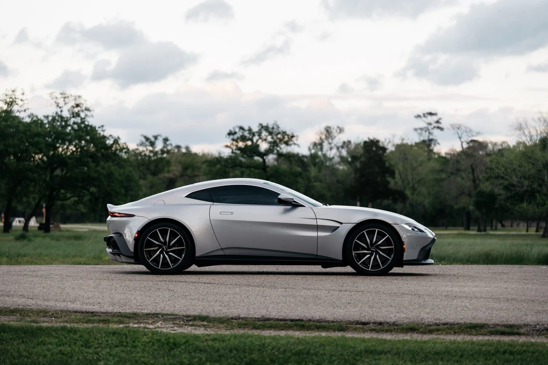 2019 Aston Martin V8 Vantage (2019+) - Image 15 of 31