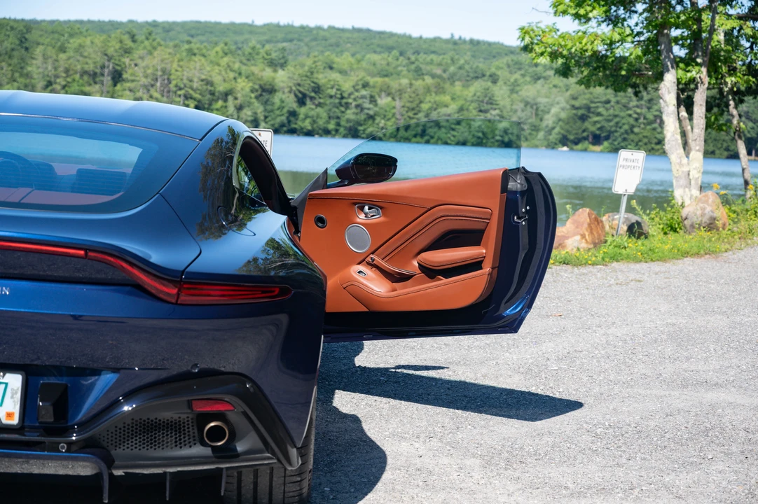 2019 Aston Martin V8 Vantage (2019+) - Image 10 of 31