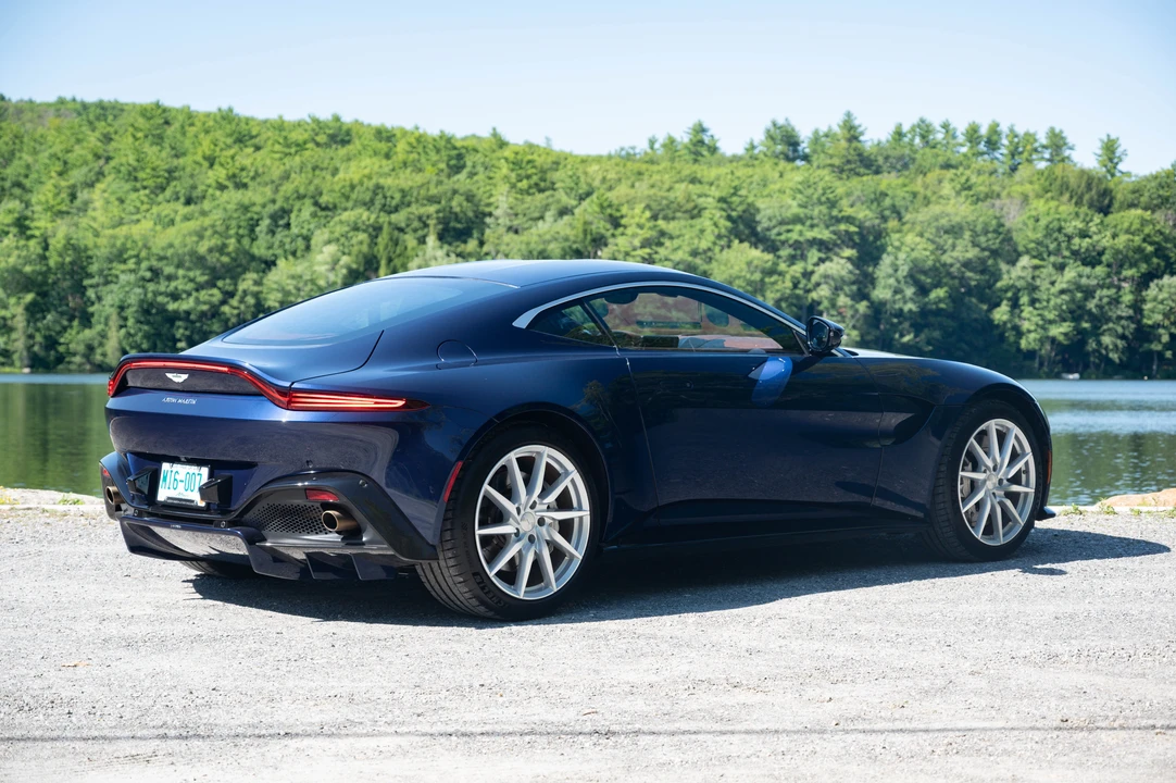 2019 Aston Martin V8 Vantage (2019+) - Image 5 of 31