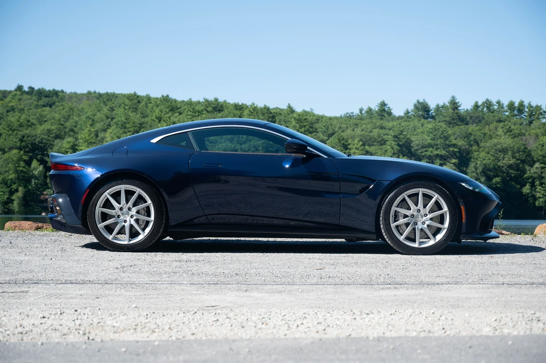 2019 Aston Martin V8 Vantage (2019+) - Image 12 of 31