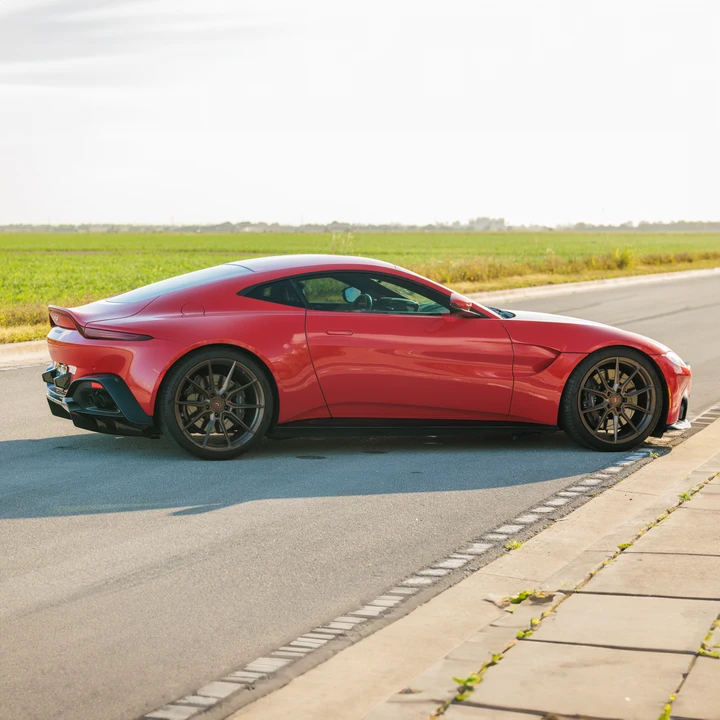 2019 Aston Martin V8 Vantage (2019+) - Image 10 of 31