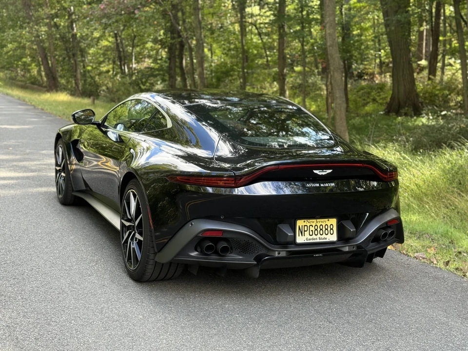 2019 Aston Martin V8 Vantage (2019+) - Image 11 of 31