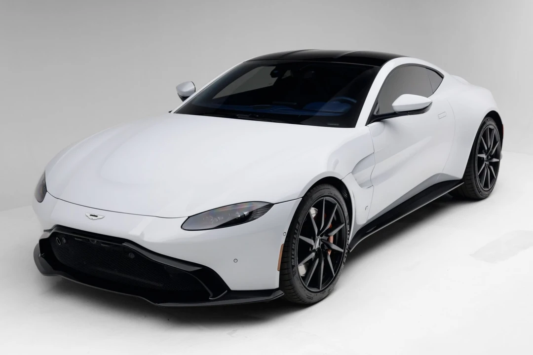 2019 Aston Martin V8 Vantage (2019+) - Image 1 of 31