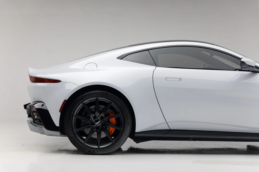 2019 Aston Martin V8 Vantage (2019+) - Image 14 of 31