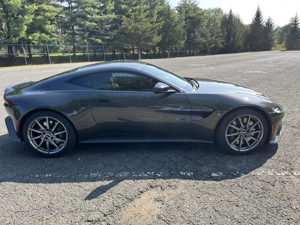 2019 Aston Martin V8 Vantage (2019+) - Image 11 of 31