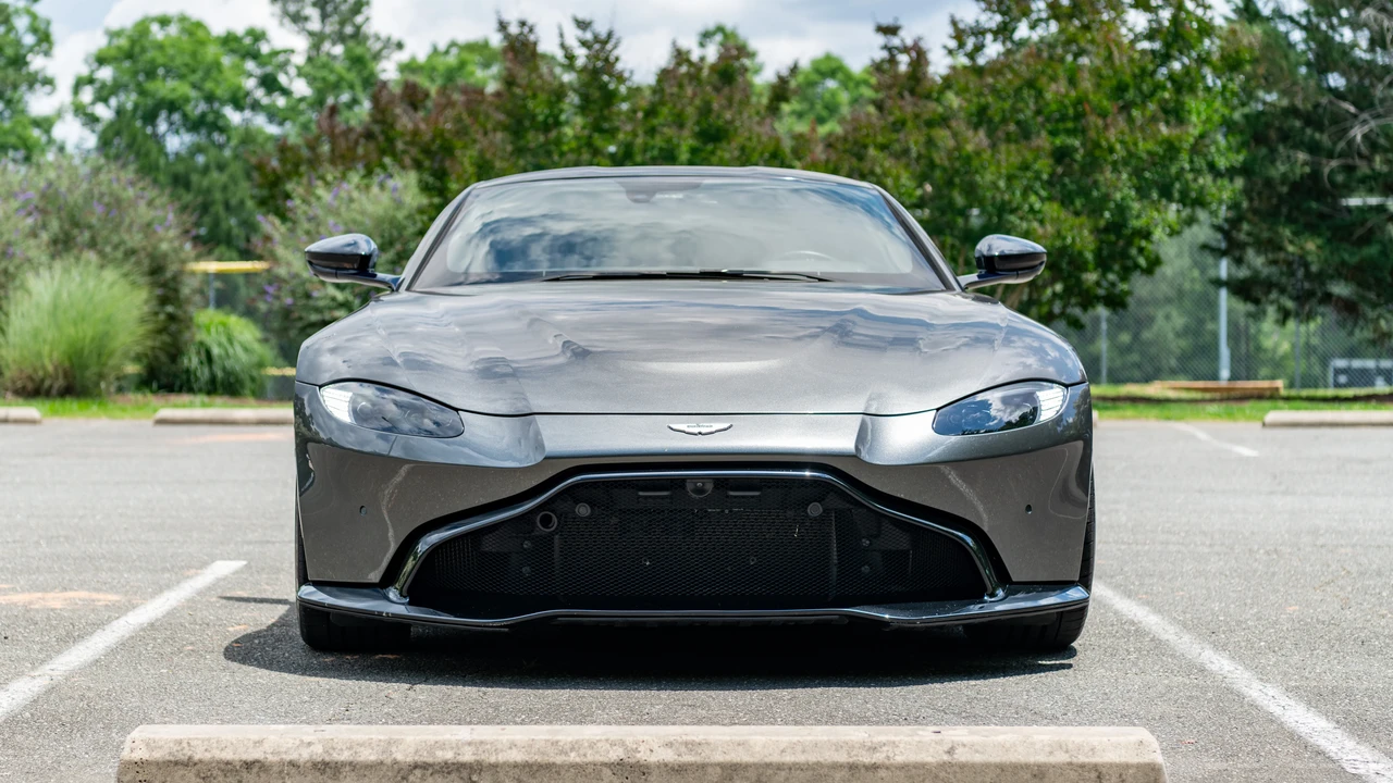 2019 Aston Martin V8 Vantage (2019+) - Image 2 of 31