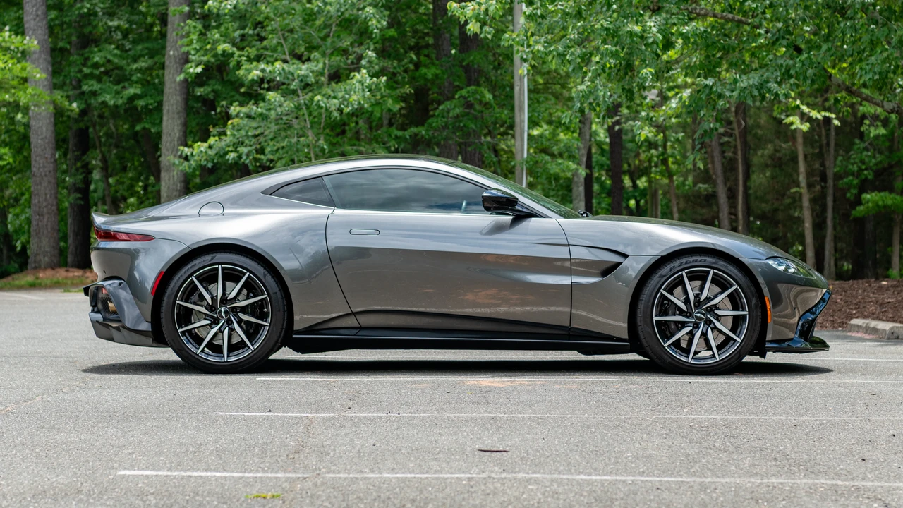 2019 Aston Martin V8 Vantage (2019+) - Image 4 of 31