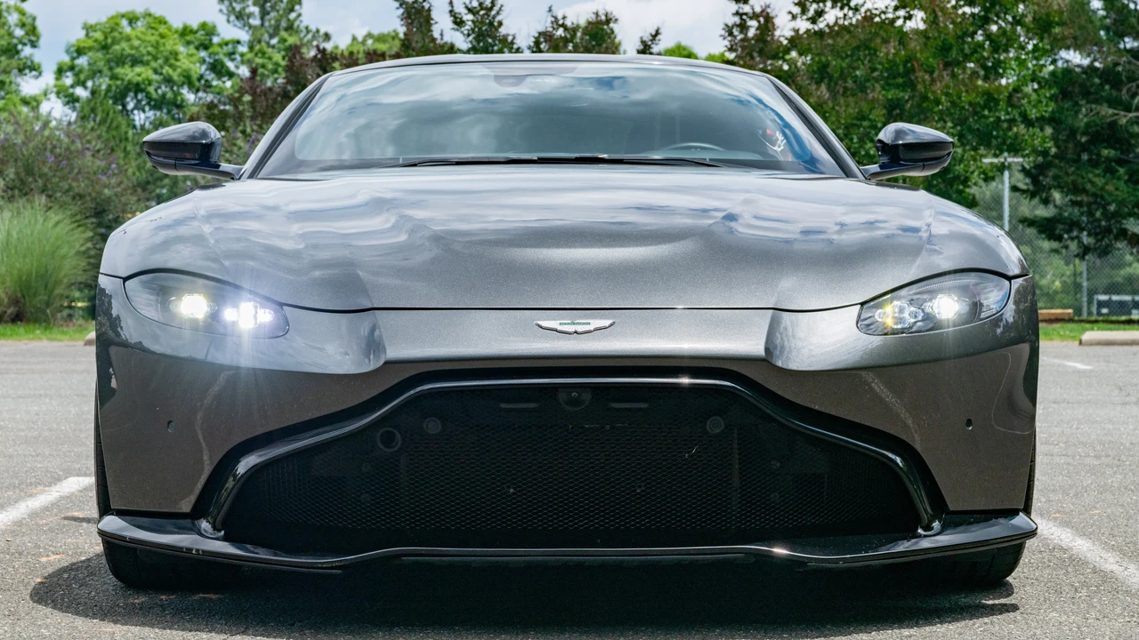 2019 Aston Martin V8 Vantage (2019+) - Image 10 of 31