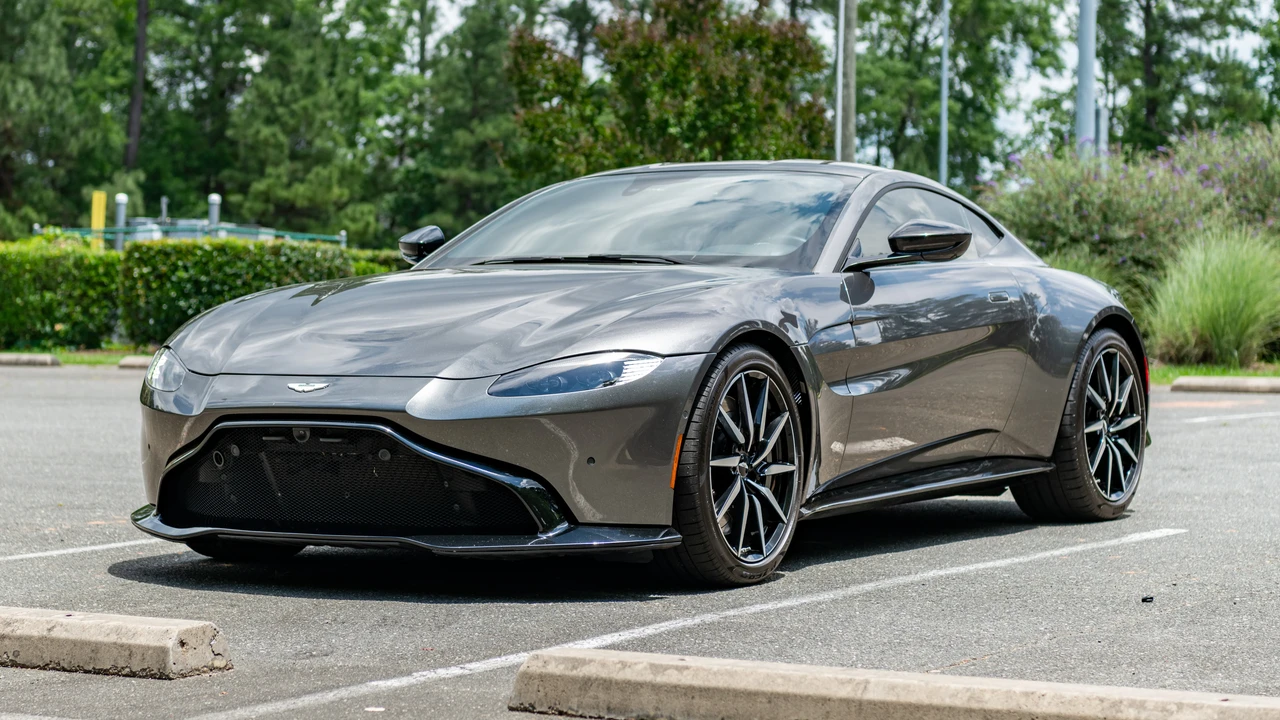 2019 Aston Martin V8 Vantage (2019+) - Image 9 of 31