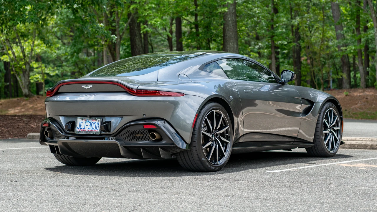 2019 Aston Martin V8 Vantage (2019+) - Image 5 of 31
