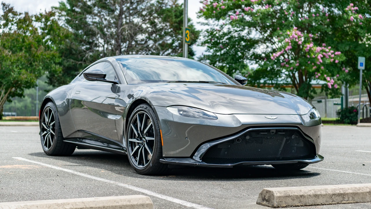 2019 Aston Martin V8 Vantage (2019+) - Image 3 of 31