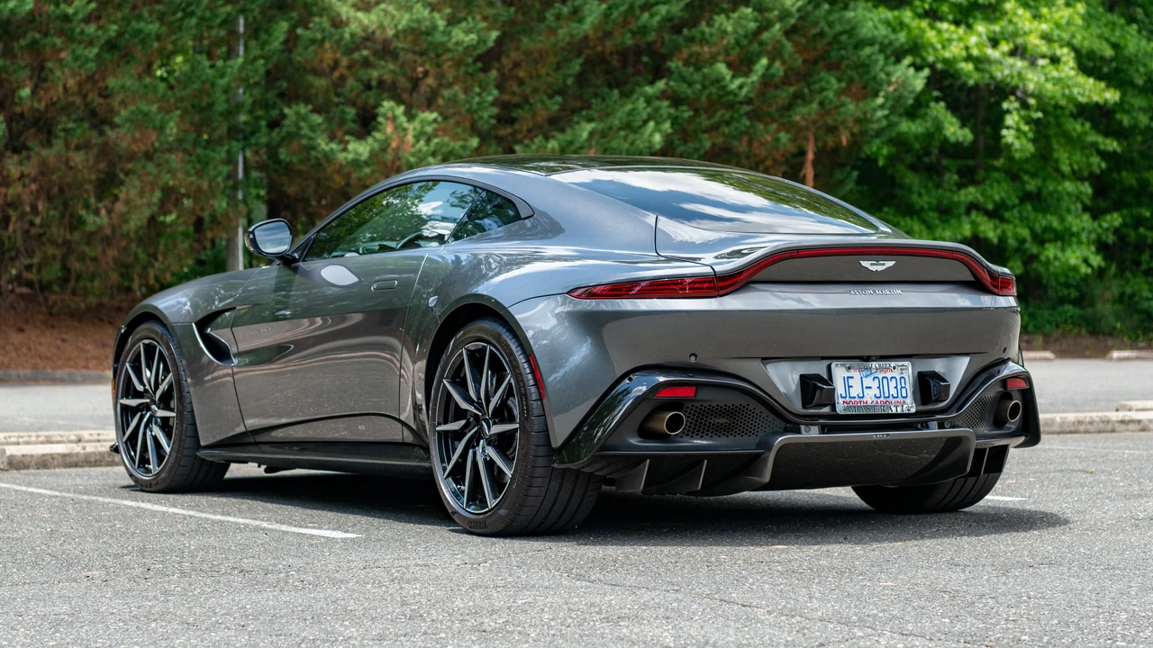 2019 Aston Martin V8 Vantage (2019+) - Image 7 of 31