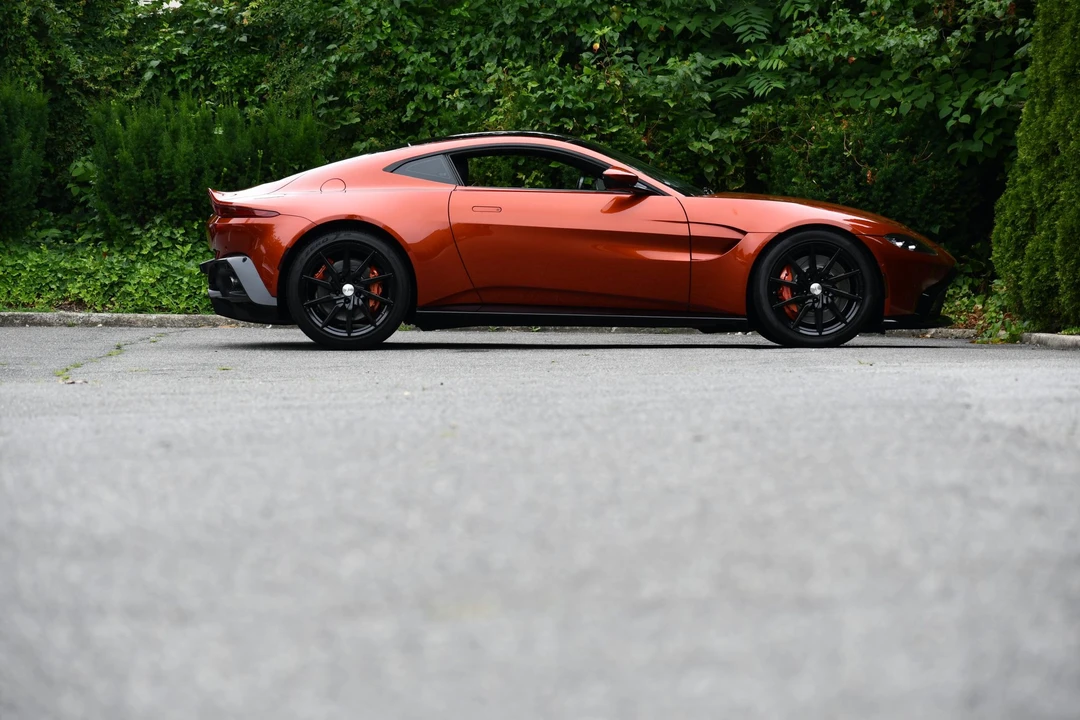 2019 Aston Martin V8 Vantage (2019+) - Image 12 of 31