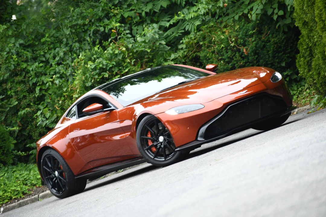 2019 Aston Martin V8 Vantage (2019+) - Image 13 of 31