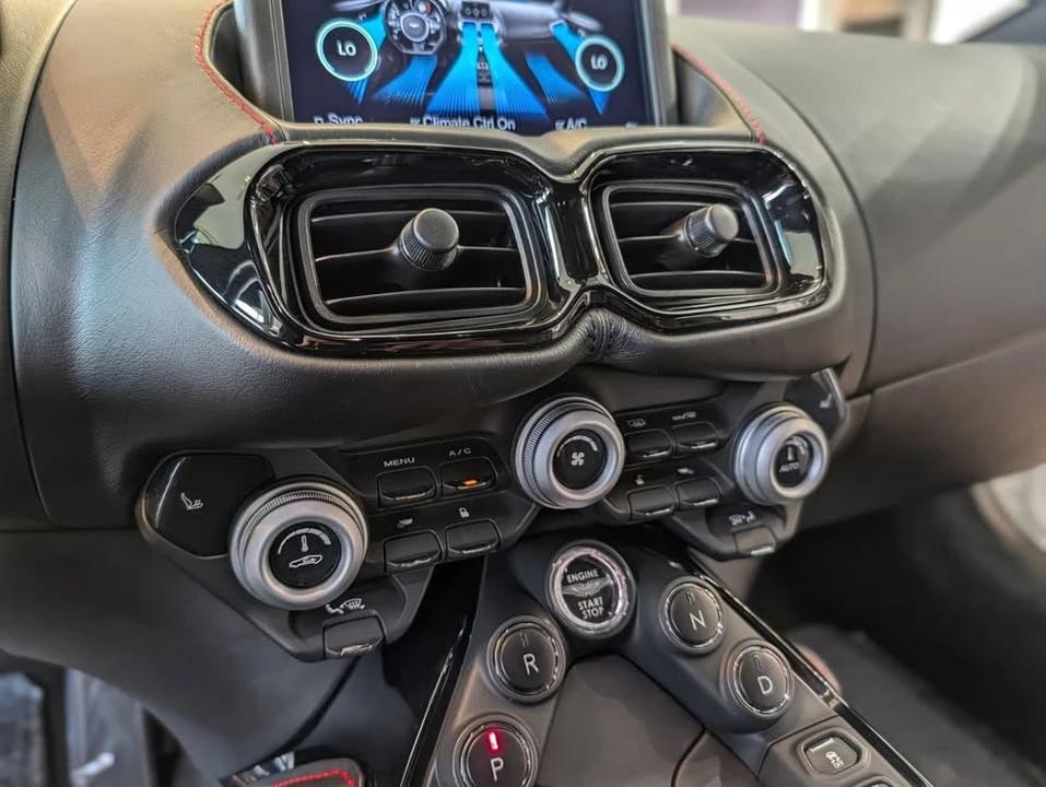 2019 Aston Martin V8 Vantage (2019+) - Image 14 of 19