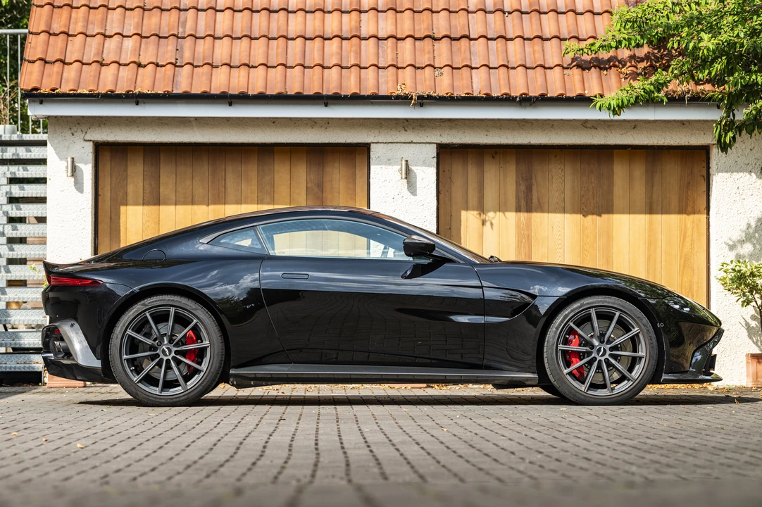 2019 Aston Martin V8 Vantage (2019+) - Image 4 of 31