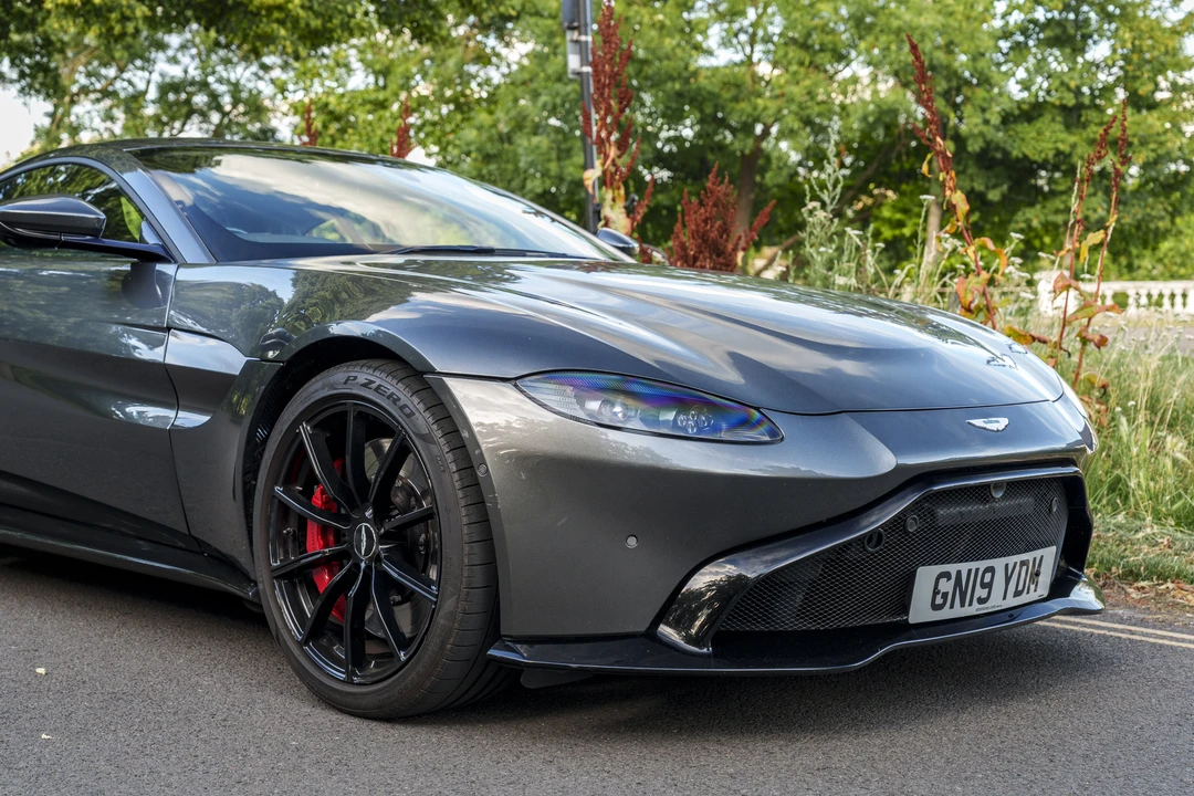 2018 Aston Martin V12 Vantage (2010-2018) - Image 26 of 31