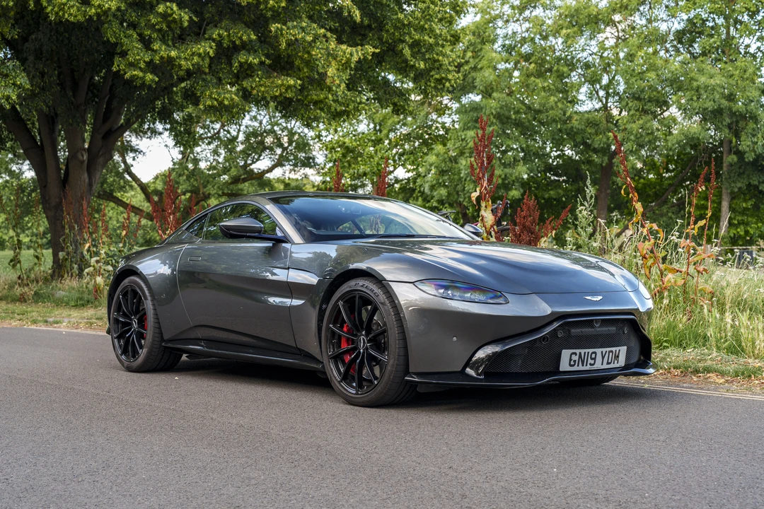 2018 Aston Martin V12 Vantage (2010-2018) - Image 9 of 31
