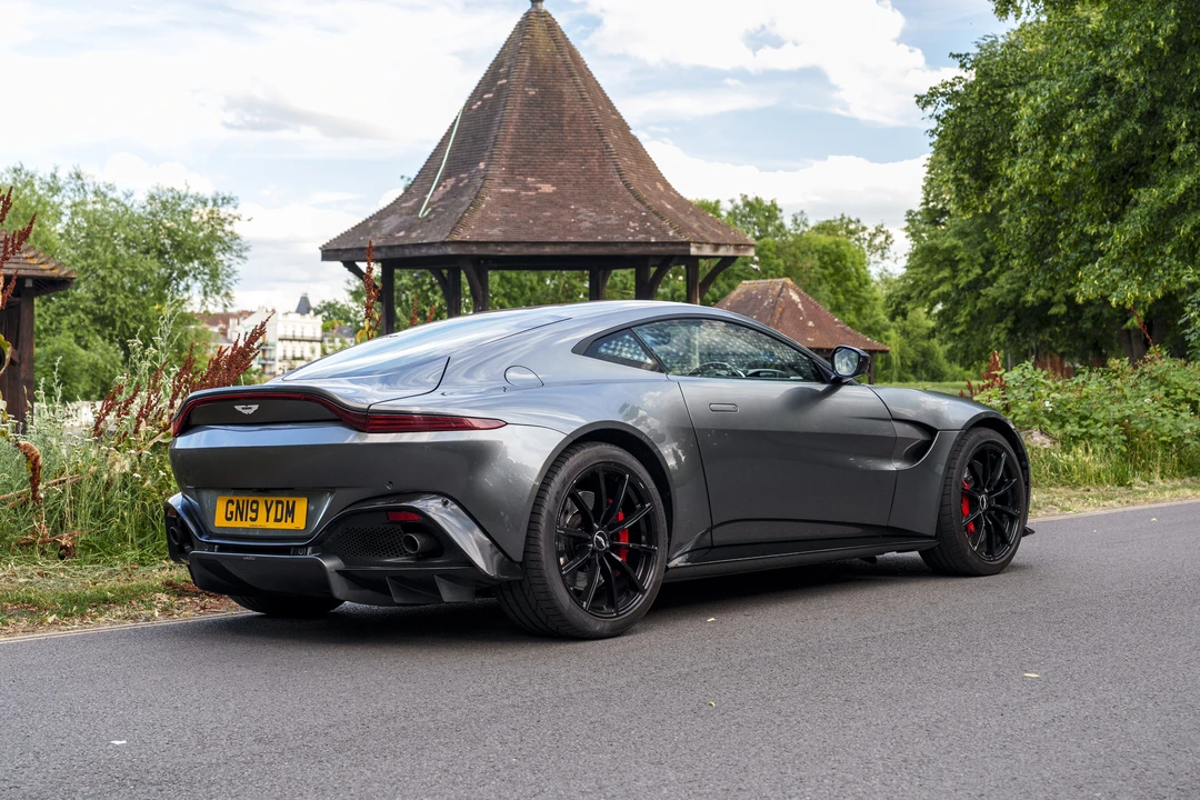 2018 Aston Martin V12 Vantage (2010-2018) - Image 7 of 31