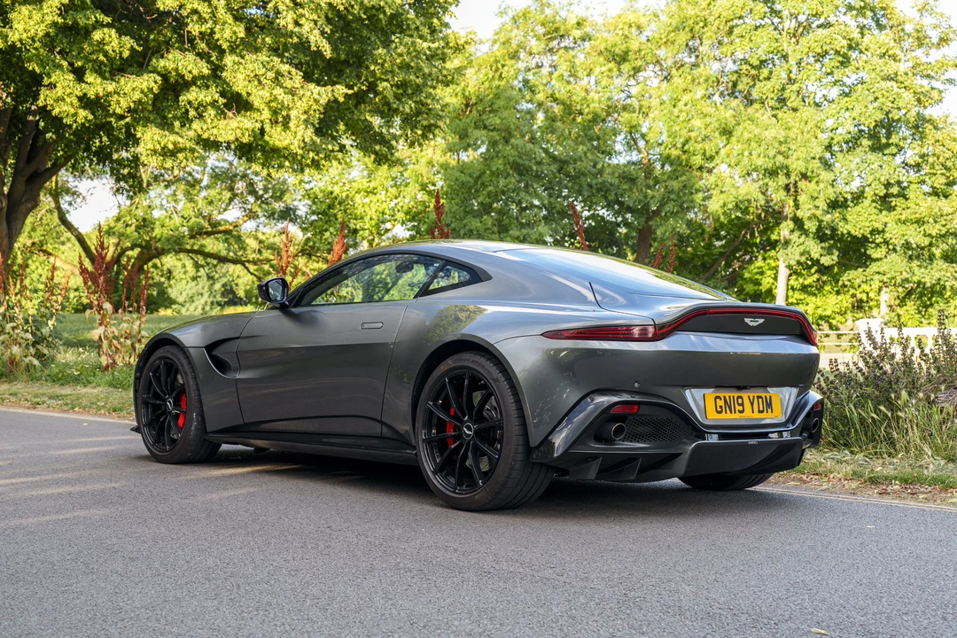 2018 Aston Martin V12 Vantage (2010-2018) - Image 5 of 31