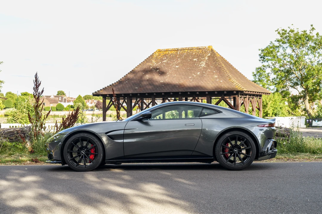 2018 Aston Martin V12 Vantage (2010-2018) - Image 4 of 31