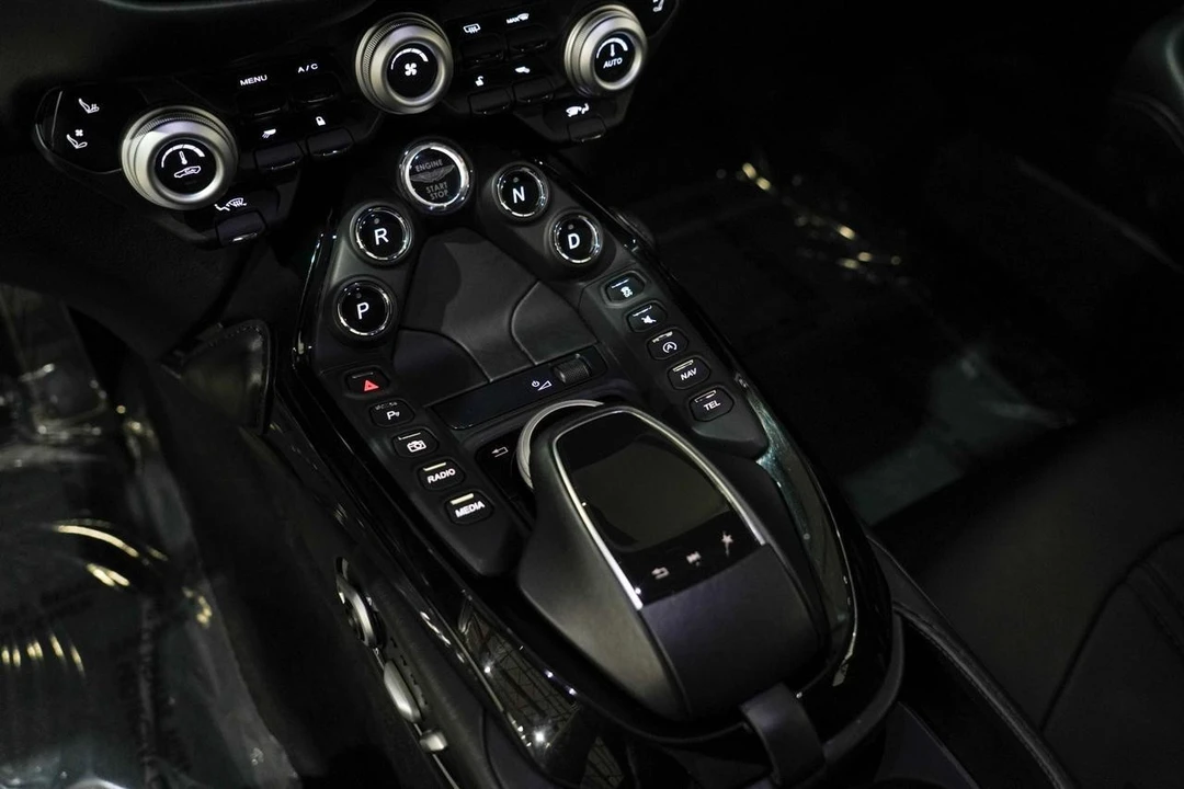 2019 Aston Martin V8 Vantage (2019+) - Image 13 of 21