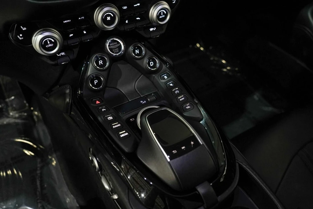 2019 Aston Martin V8 Vantage (2019+) - Image 13 of 21