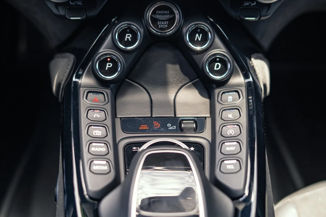 2019 Aston Martin V8 Vantage (2019+) - Image 7 of 31