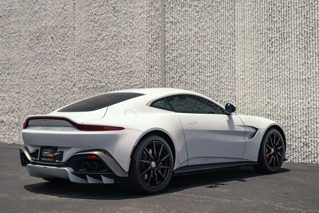 2019 Aston Martin V8 Vantage (2019+) - Image 3 of 31