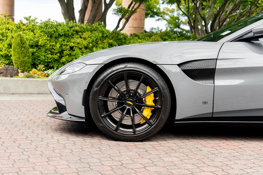 2019 Aston Martin V8 Vantage (2019+) - Image 3 of 31