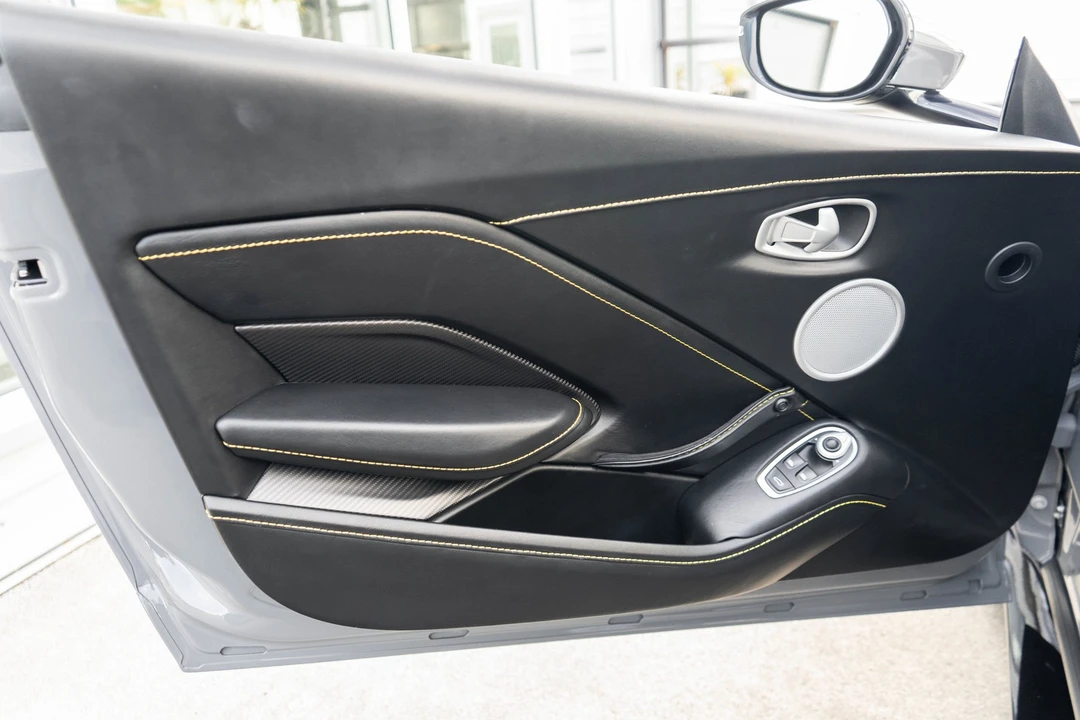 2019 Aston Martin V8 Vantage (2019+) - Image 12 of 31